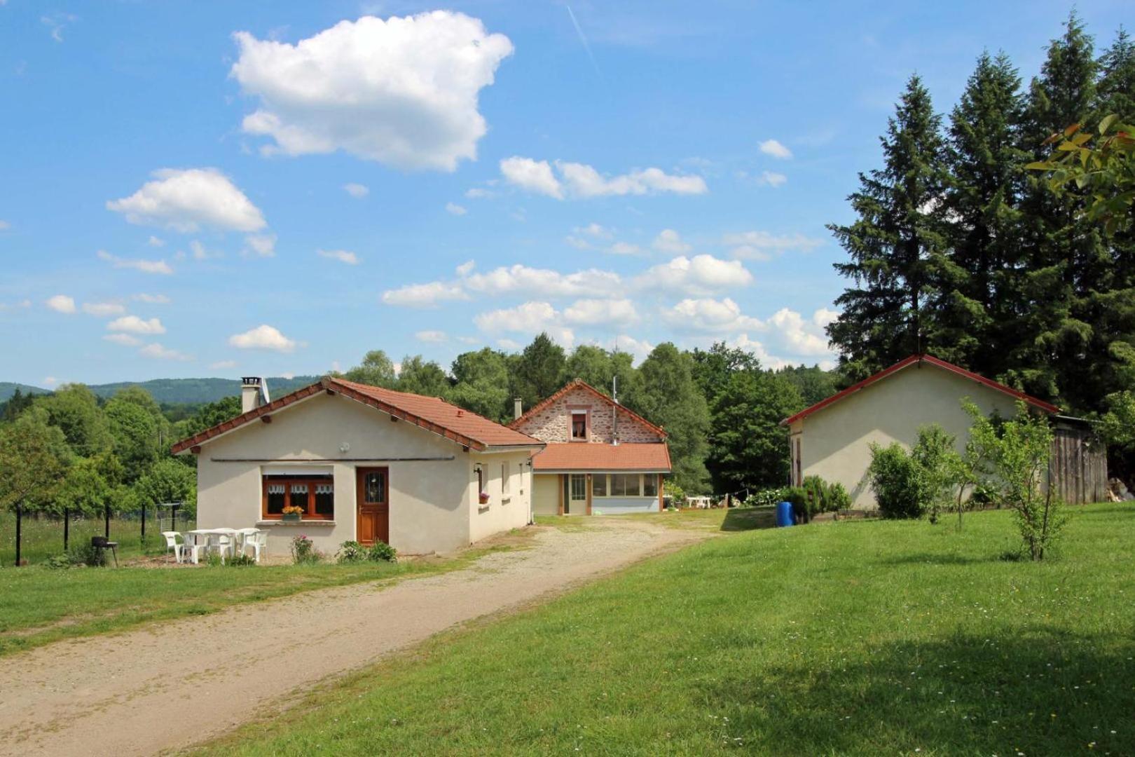 Вилла Au Bon Accueil Peyrat-le-Chateau Экстерьер фото